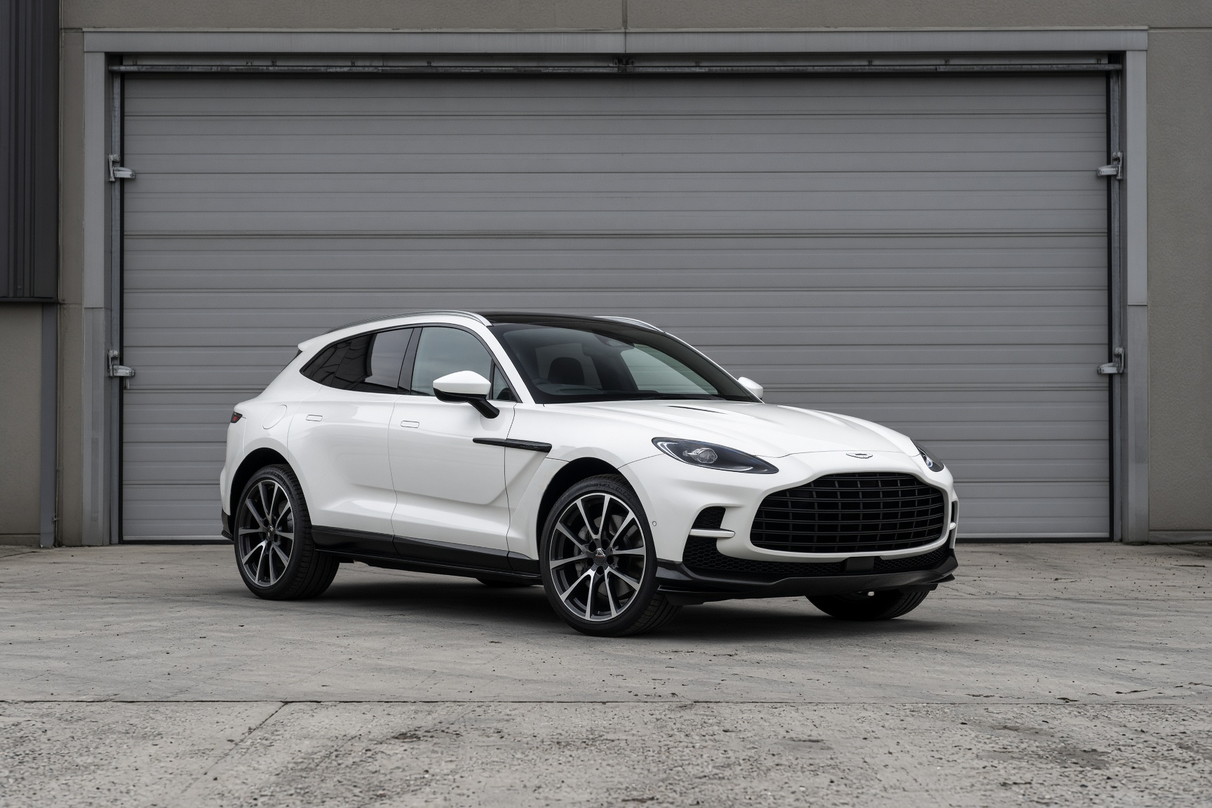 Aston Martin DBX in Weiß